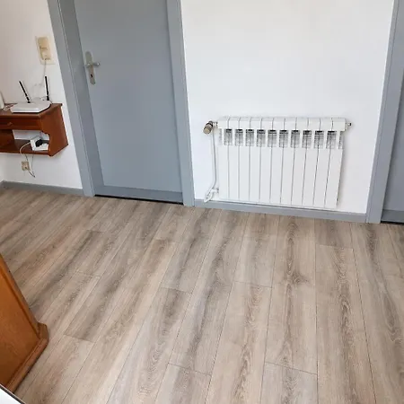Monteurwohnungen In Hilmerstrasse Apartment *